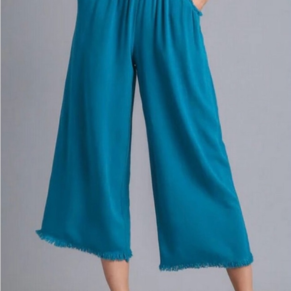 Easel Teal Wide-Leg Cropped Pants Size medium